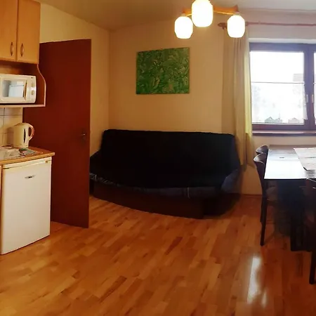 Iris Apartment *